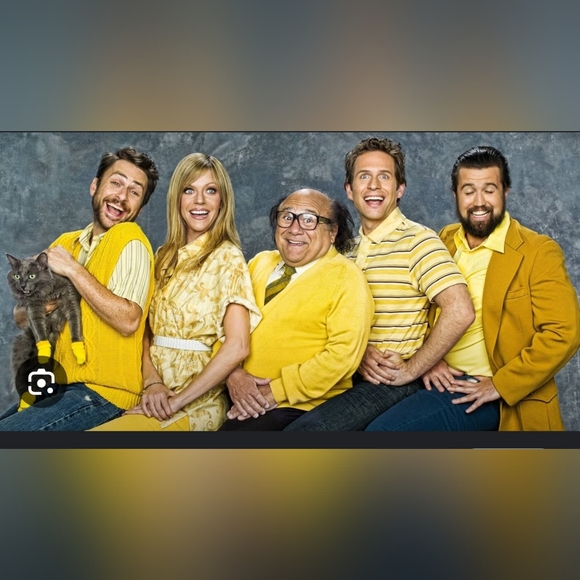 Autographed Always sunny in Philadelphia script - Picture 8 of 8